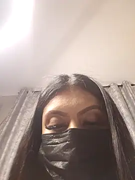 Indian GlowingMiax online show from March 17, 3:16 pm