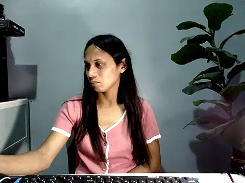 missruffa online show from September 20, 12:47 pm