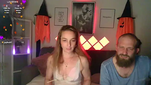 XBellaXundXUweX online show from October 15, 7:05 pm