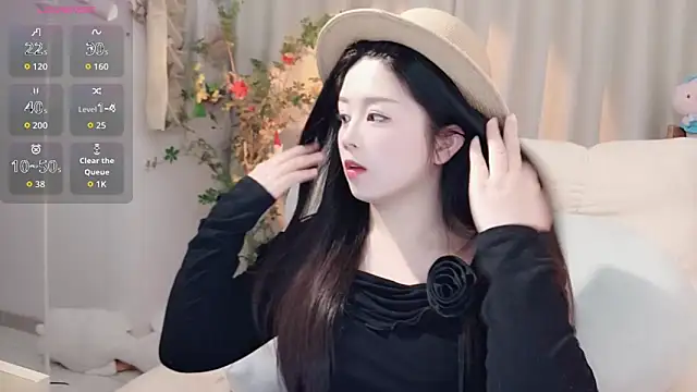 SweetTease2025 online show from November 10, 8:26 pm