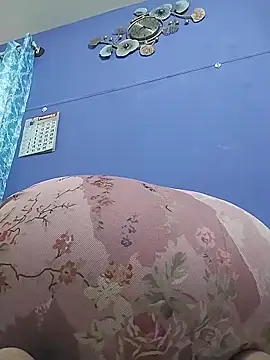 Hotcupale345 online show from February 9, 11:01 am