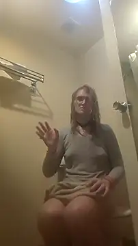 Snapshot of BlondeyMiyMiy chatting on September 17, 11:58 pm BlondeyMiyMiy online show from September 17, 11:58 pm