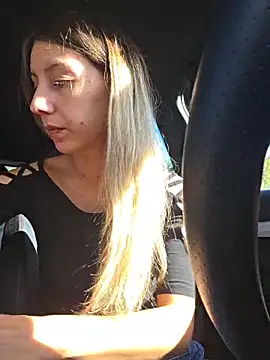 PetiteSecrets online show from November 29, 12:20 pm