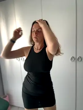 TenderLaGlamor online show from October 15, 11:57 am