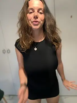 TenderLaGlamor online show from September 28, 5:18 pm