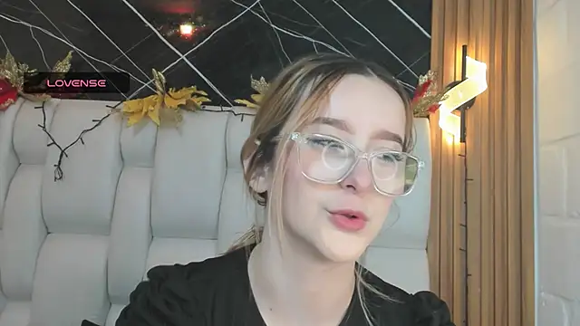 kristal joi dl online show from December 15, 1:38 pm