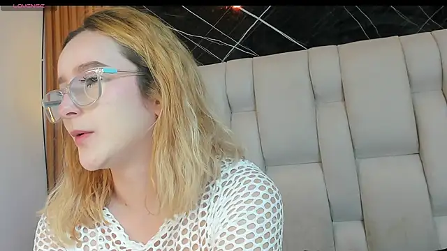 kristal joi dl online show from November 8, 1:38 pm