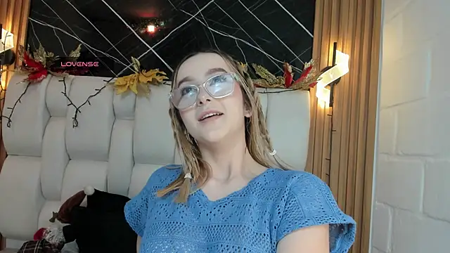 kristal joi dl online show from December 16, 1:39 pm