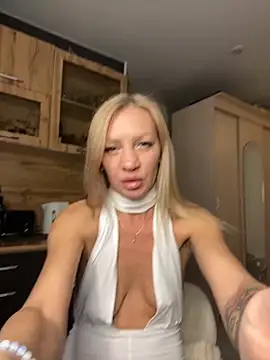 Bellissa  online show from October 9, 6:34 pm