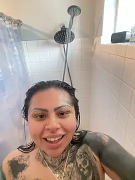 chicanachic13 online show from April 12, 8:22 pm