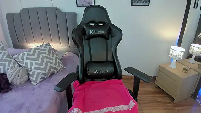 amaia monet online show from December 20, 8:46 pm