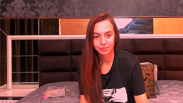 MillieTinny online show from November 8, 4:06 am