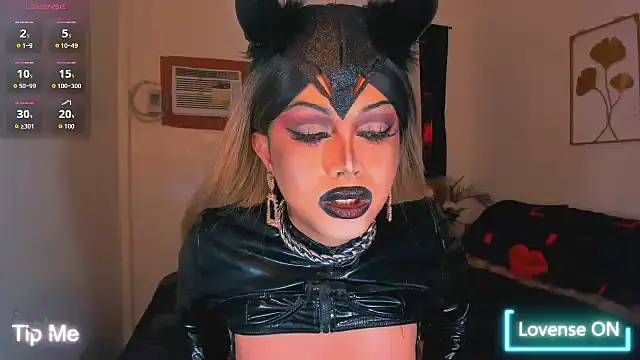 MeduzaCampbell online show from October 25, 9:06 am