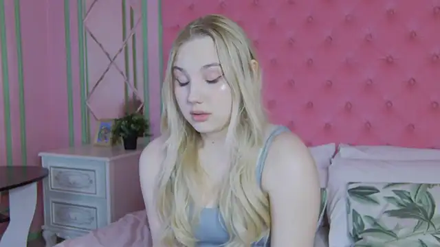 Sky Cutie online show from April 12, 7:55 am