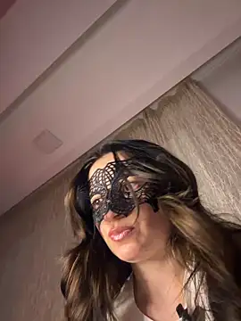 0gece0 online show from February 11, 6:09 pm