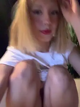 SweetBunnyGF online show from October 22, 11:32 pm