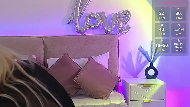 Jules night online show from March 31, 9:26 pm