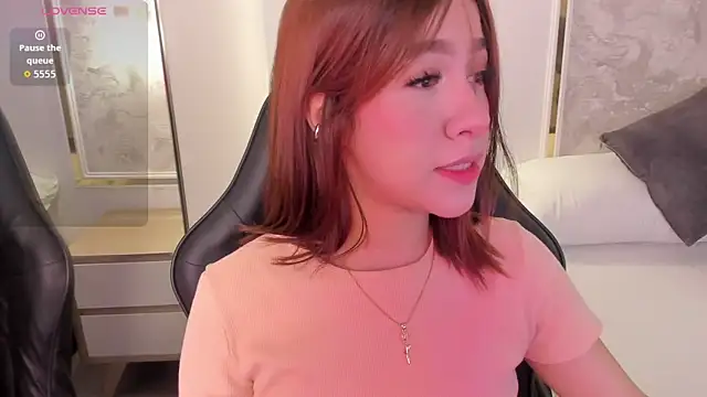 doll eyees  online show from October 7, 2:38 am