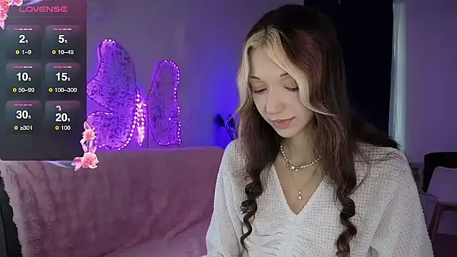 KiraGlam online show from September 17, 1:20 pm