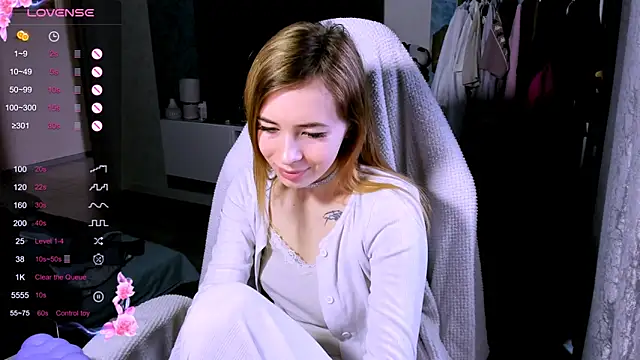 ZoyaMill online show from March 21, 8:19 am