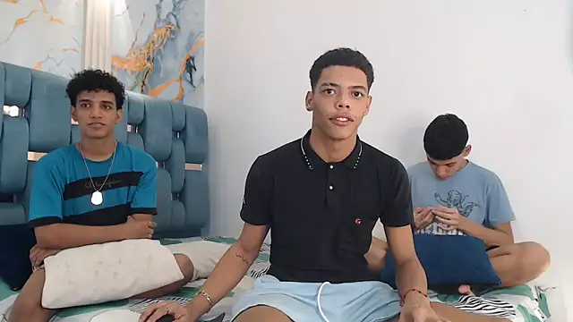 PRETTY FEM online show from March 24, 1:44 am