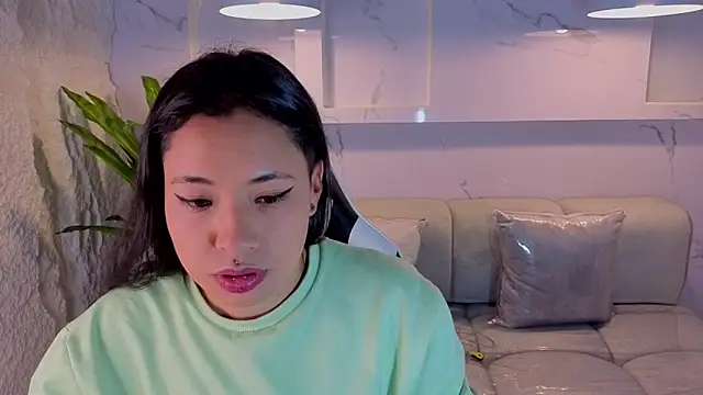 Hollypeyton Tp online show from September 8, 7:57 pm