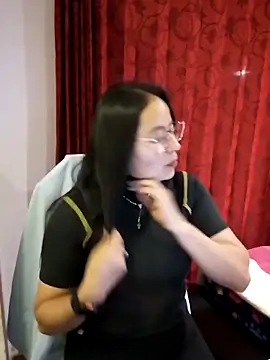 Daliz Leon online show from November 29, 12:25 am