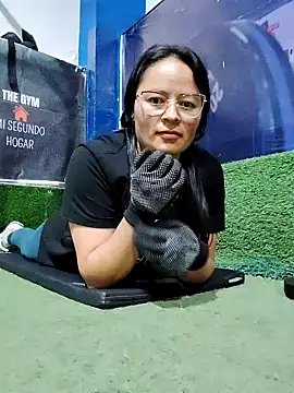 Daliz Leon online show from December 18, 12:15 am