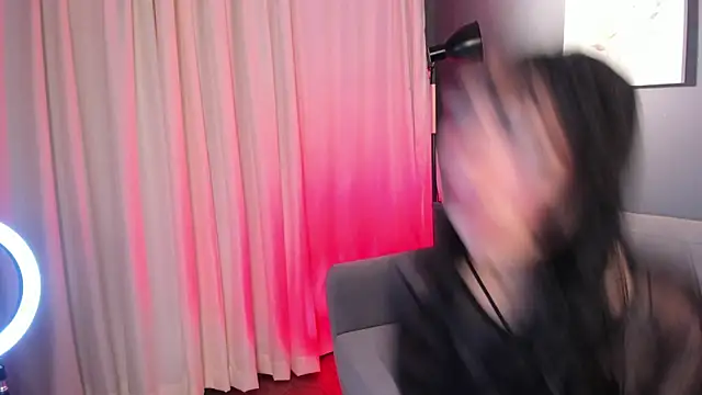 flower smith  online show from November 28, 12:19 pm