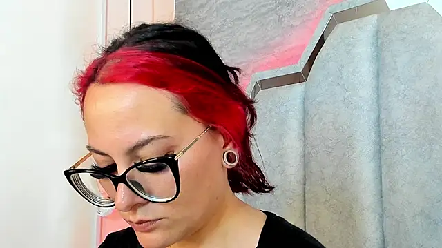 Zami Escobar of online show from February 13, 8:21 pm