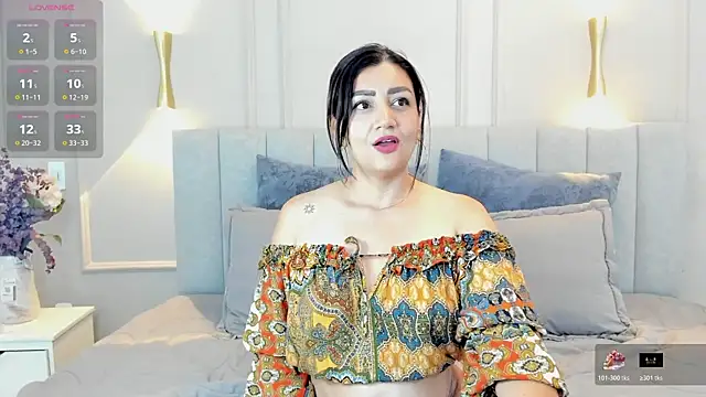 victoria bourne online show from October 30, 7:59 pm