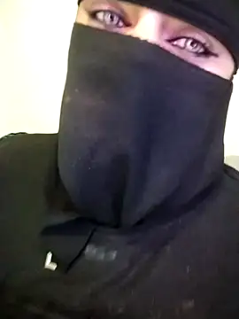 lilyan12 online show from April 1, 10:40 pm