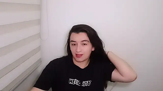 DanniG2000  online show from October 4, 3:23 am