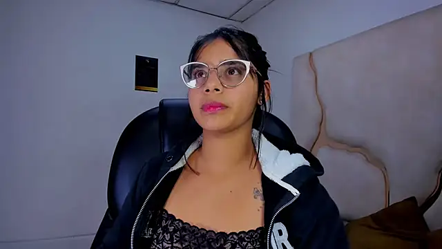 ScarletDoll online show from November 10, 8:09 am