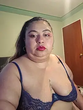 curvy diva  online show from February 23, 11:20 am