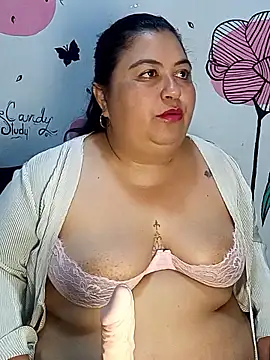 curvy diva  online show from January 11, 9:58 am