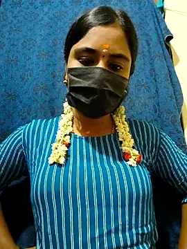 mini-queen online show from November 17, 4:19 pm