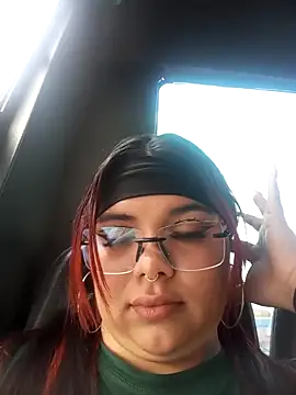 snow belle online show from October 6, 8:02 pm