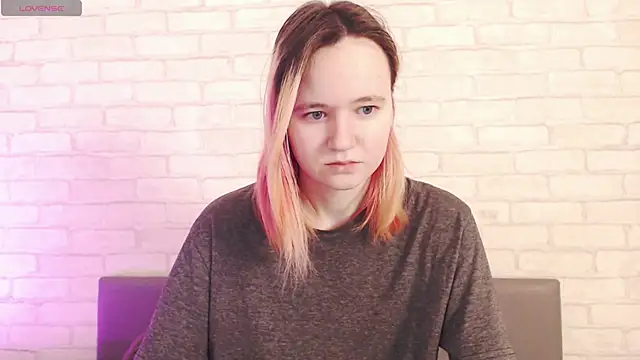 Ericha Stone online show from April 2, 1:36 am