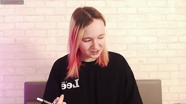 Ericha Stone online show from February 14, 2:24 am