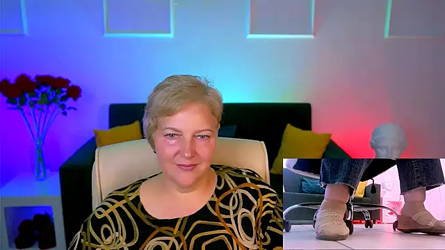 MaryMogan online show from October 2, 12:54 pm