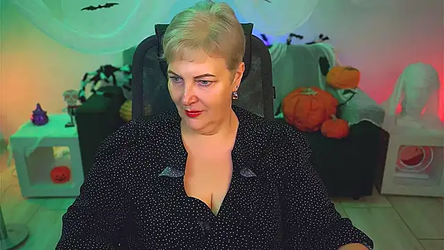 MaryMogan online show from October 22, 4:17 am