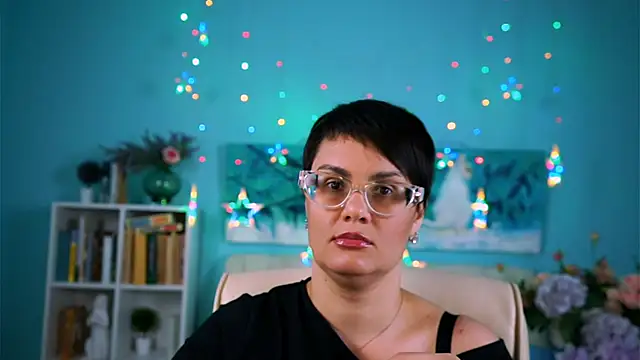 LauraDavidsons online show from February 28, 5:45 pm