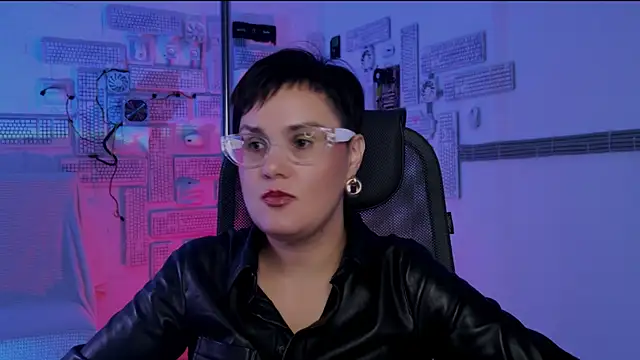 LauraDavidsons online show from November 9, 4:58 pm