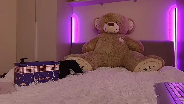 Missss Eva online show from December 1, 9:13 am