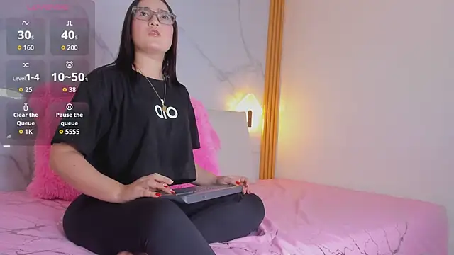 malka milan online show from December 2, 3:30 am