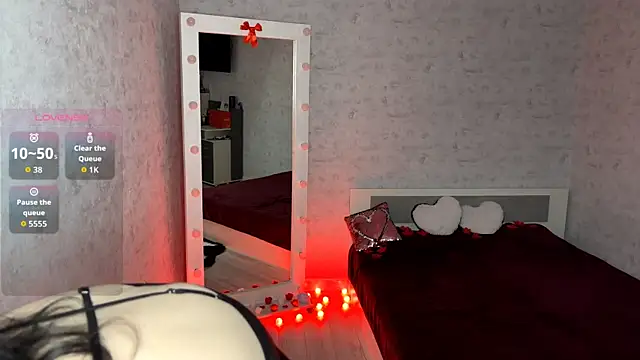 FakeLamb online show from February 13, 9:05 pm