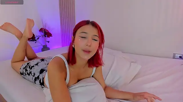 Cristalfoxy  online show from January 7, 8:01 pm