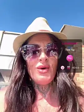 IrishmilfAnna online show from May 18, 9:04 am