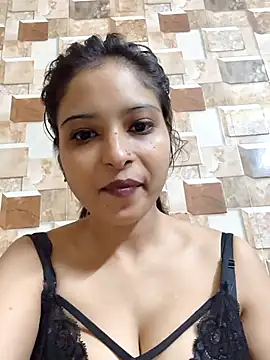 QUEEN-ADITI online show from December 1, 4:09 pm